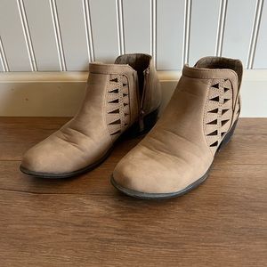 Top Moda booties size 6